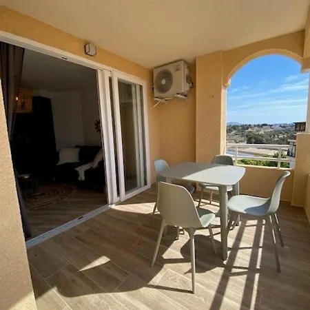 Apolo Vii Bali Style Appartement