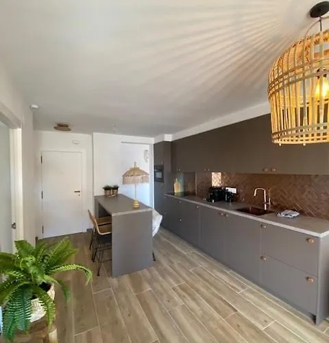 Apolo Vii Bali Style Apartment *